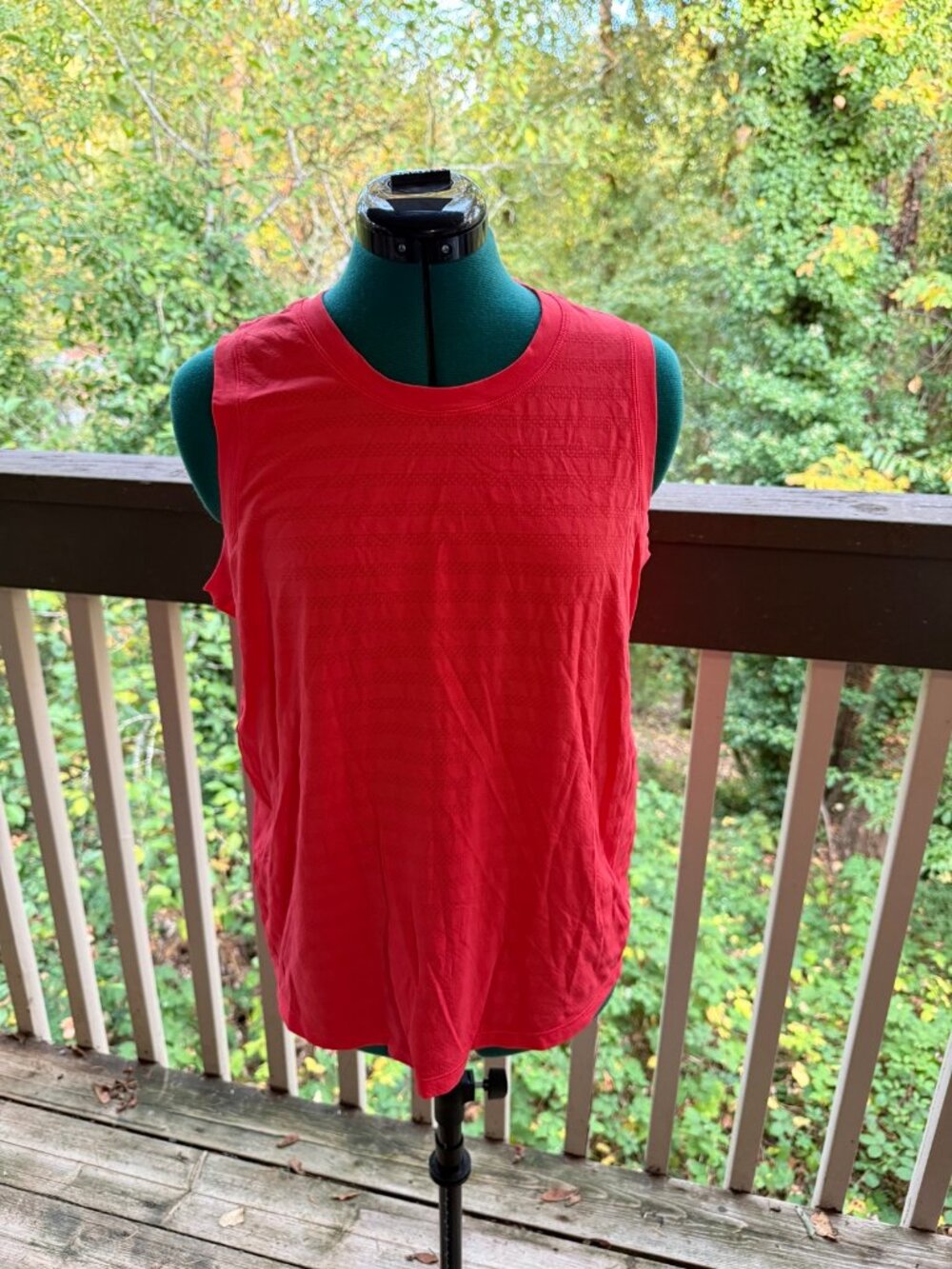 DSG Sleeveless Athletic Tank Top Coral Pink Perforated Stripe Workout Tank L